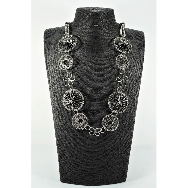 ΚΟΛΙΕ ΜΕ ΣΧΕΔΙΟ ΚΥΚΛΟΥΣ ΚΑΙ ΛΟΥΛΟΥΔΙΑ