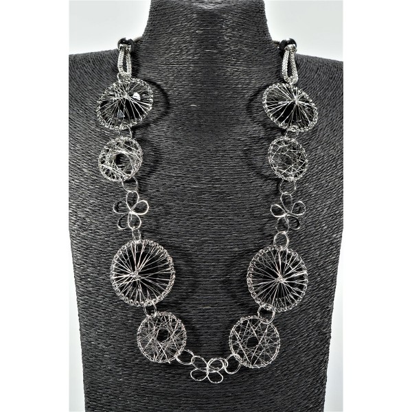 ΚΟΛΙΕ ΜΕ ΣΧΕΔΙΟ ΚΥΚΛΟΥΣ ΚΑΙ ΛΟΥΛΟΥΔΙΑ