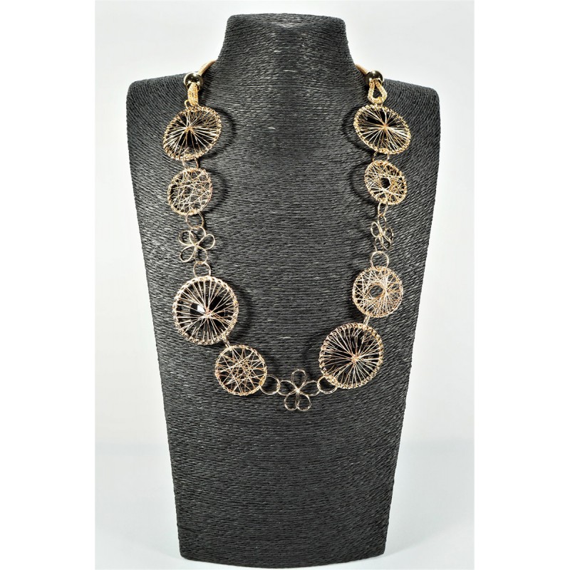 ΚΟΛΙΕ ΜΕ ΣΧΕΔΙΟ ΚΥΚΛΟΥΣ ΚΑΙ ΛΟΥΛΟΥΔΙΑ